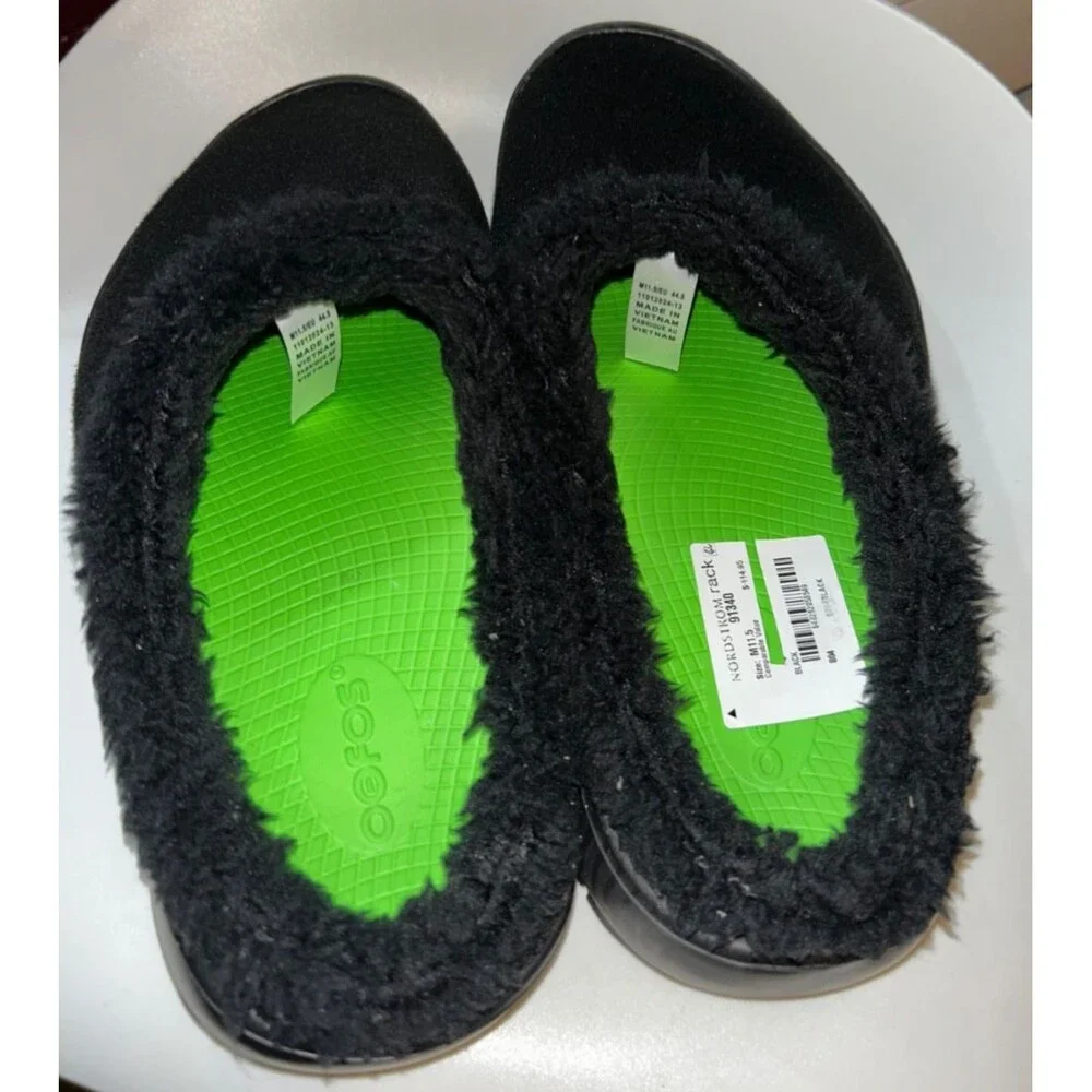 Oofos Men’s Oocoozie Fleece Clog Slipper size 11.5/ 44.5 NWT Black